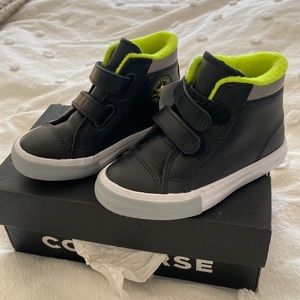 New in box Converse toddler high tops size 8